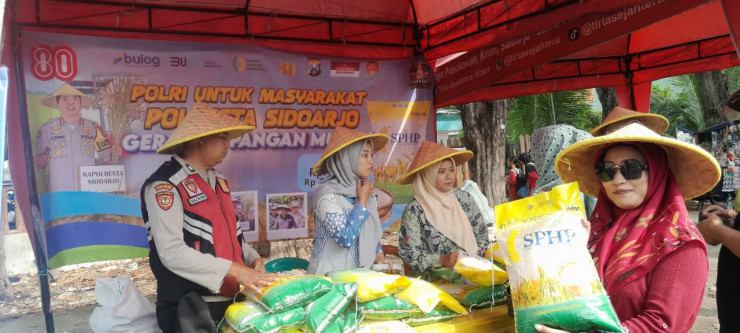Harga Miring, Kualitas Terjamin! Beras Murah SPHP Diserbu Warga Krian