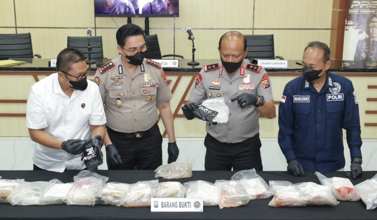 Polda Jatim Lakukan Uji Laboratoris Terkait Temuan Diduga Narkotika 27,83 Kg di Pesisir Giligenting Sumenep