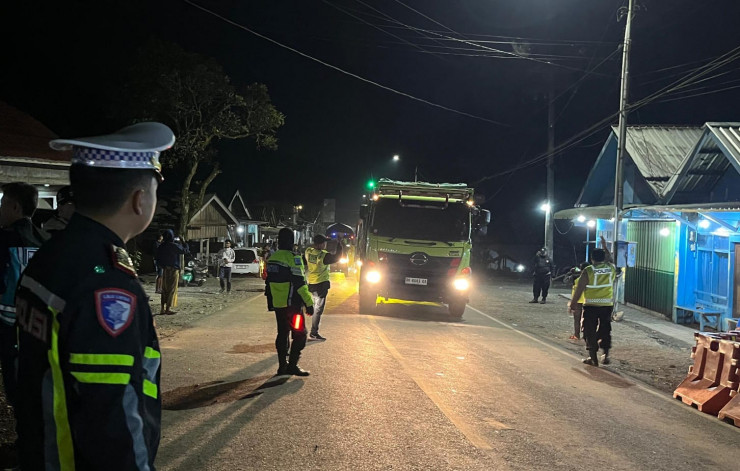 Polres Jember Batasi Kecepatan Kendaraan Berat di Jalur Kasian - Puger